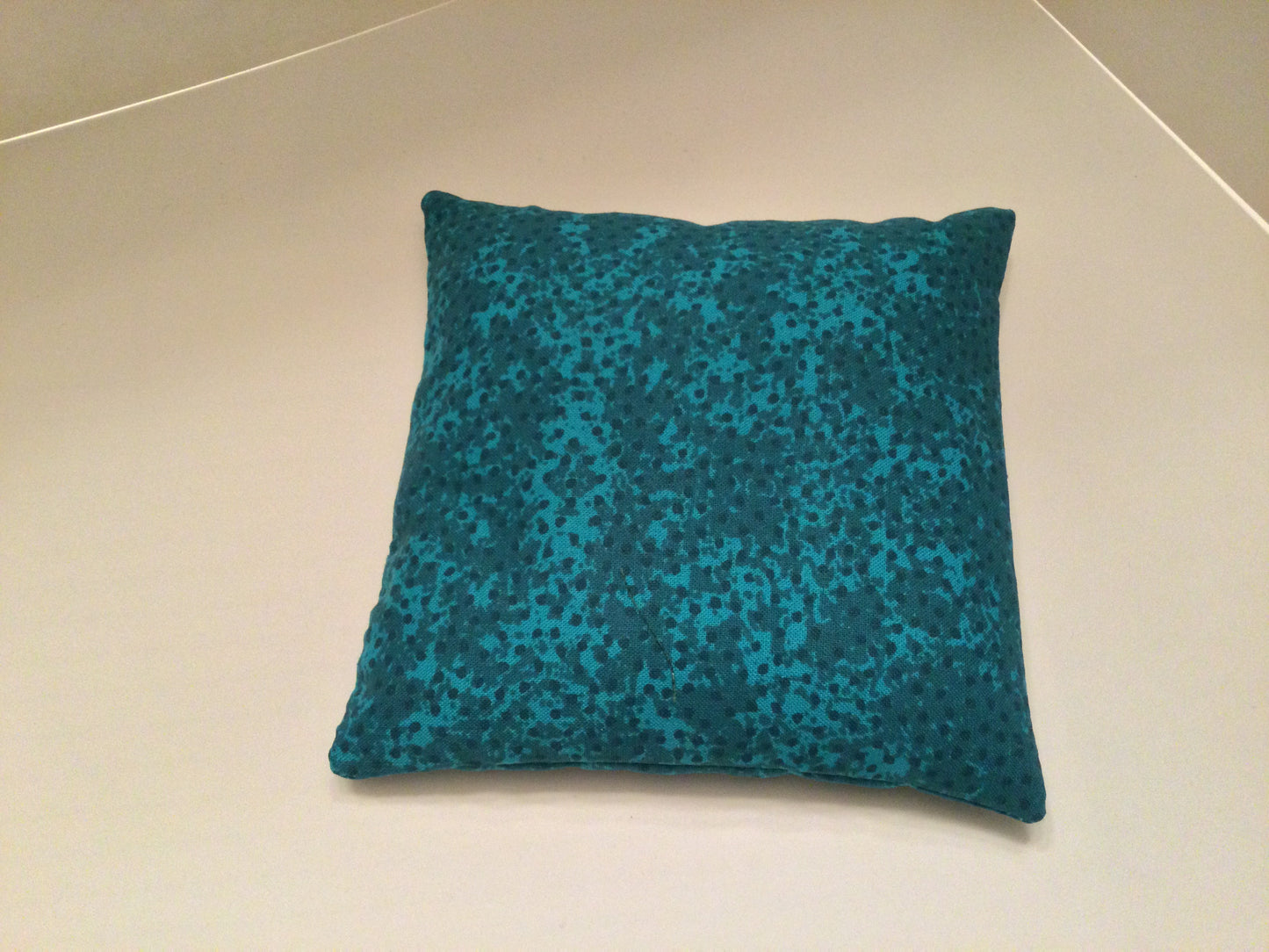 Teal Dot Small Square 5 x 5 Heating Pad