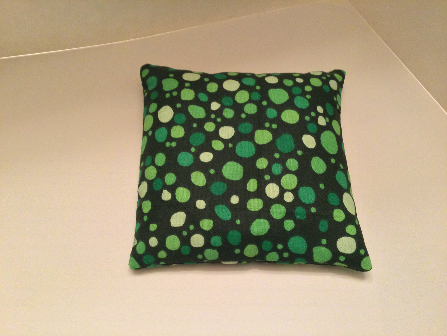 Green Dot Small Square 5 x 5 Heating Pad