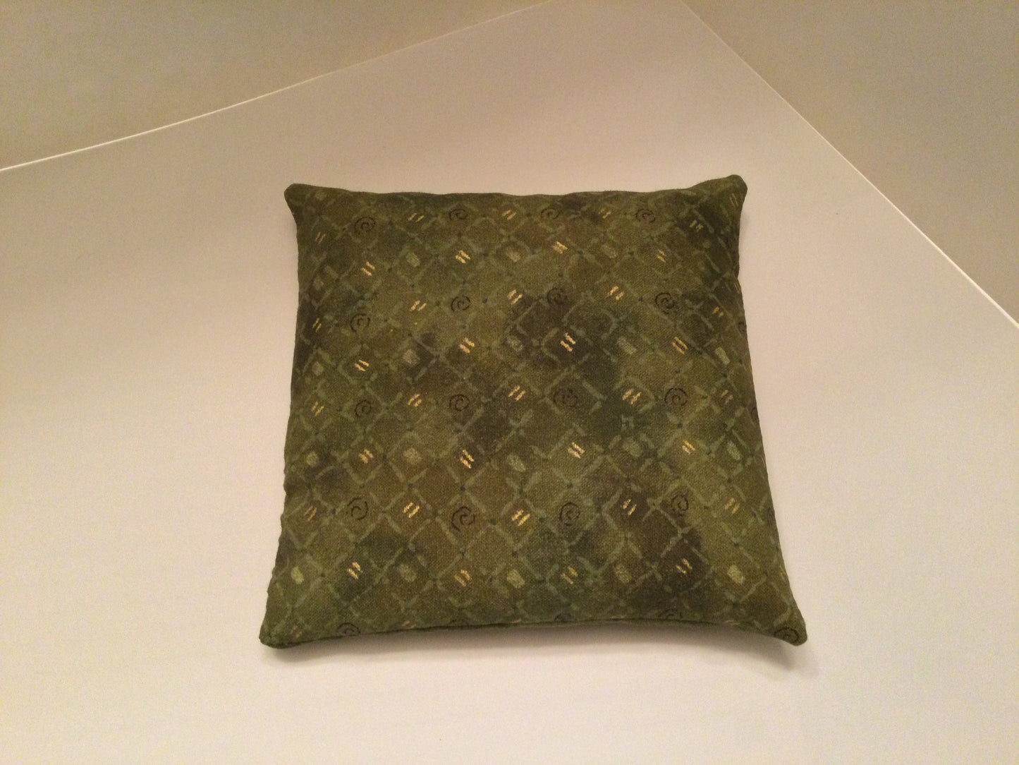 Green Swirl Small Square 5 x 5 Heating Pad