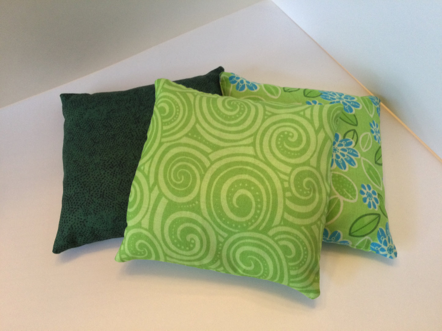 Green Swirl Small Square 5 x 5 Heating Pad