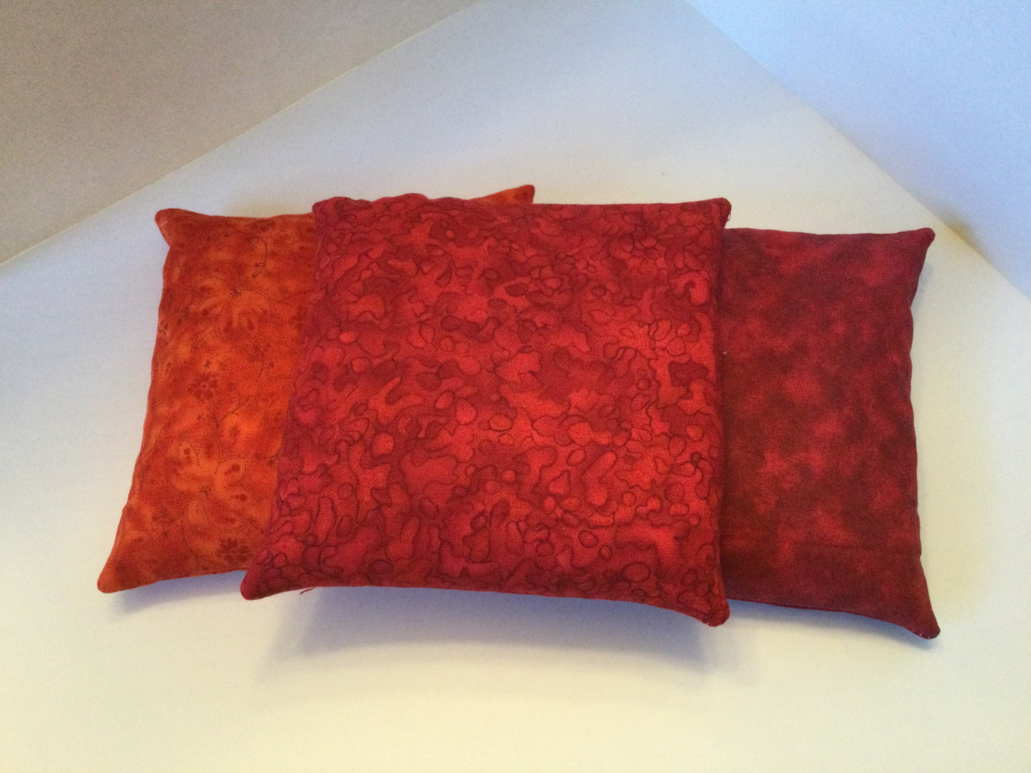 Red Water Droplet Small Square 5 x 5 Heating Pad